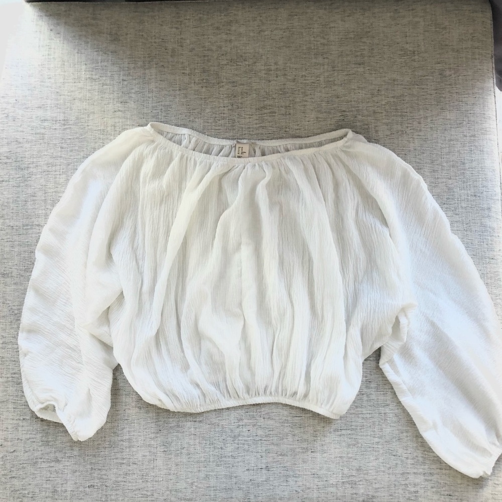 H&M white stretchy cropped blouse